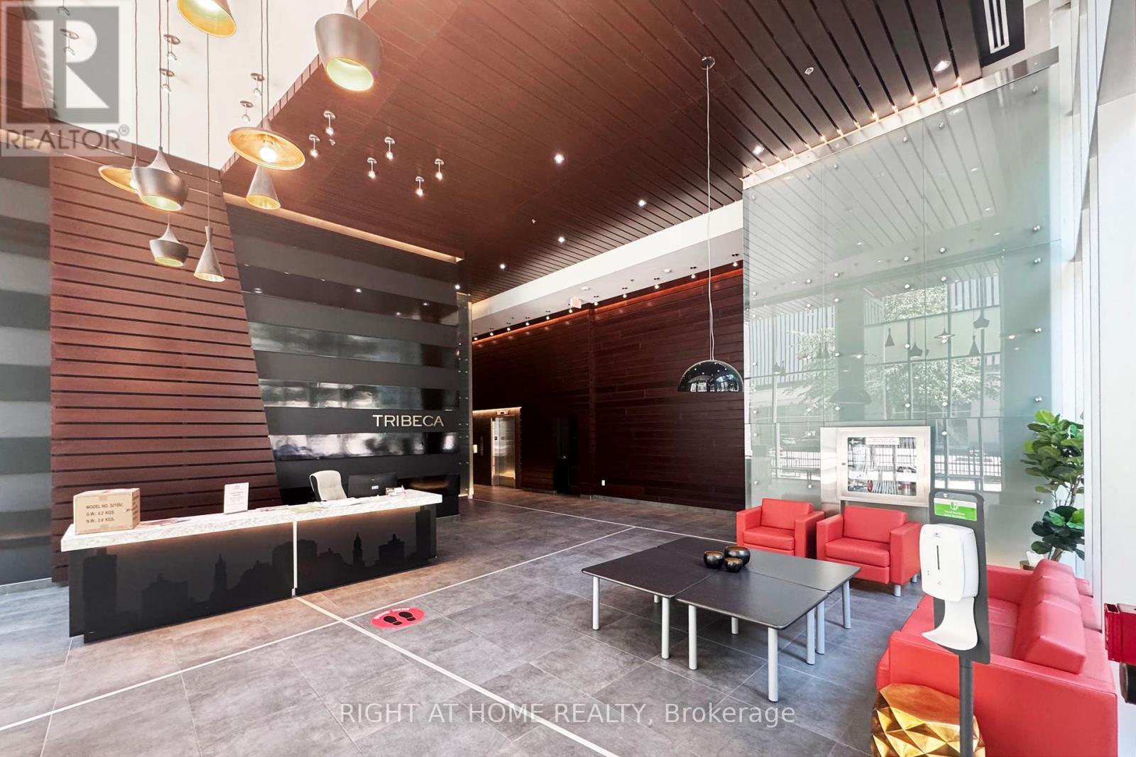 Property Photo: 179 Metcalfe Street 1907 ON K2P 0W1