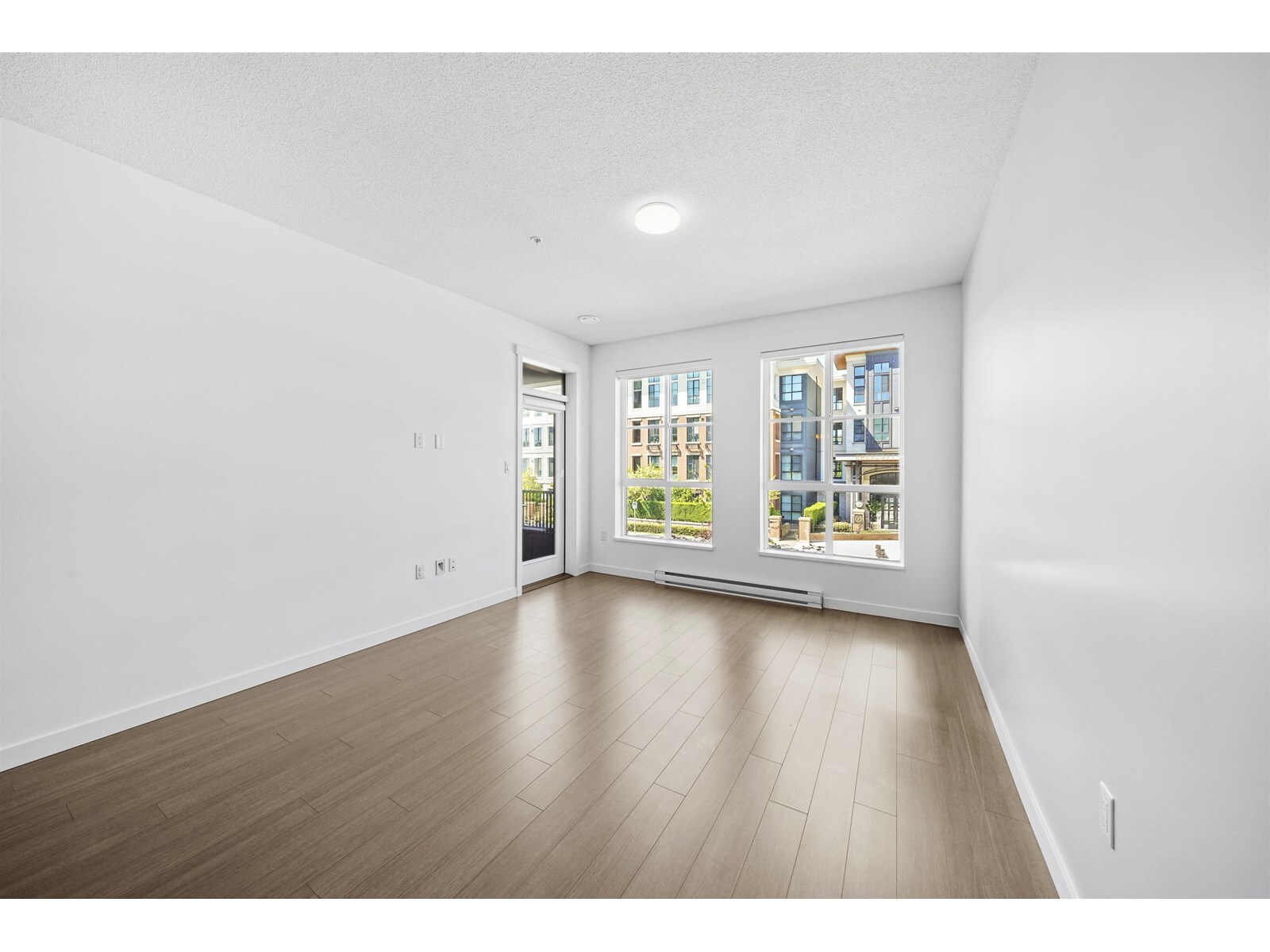 Property Photo: 15168 33rd 217 BC V3Z 0N7