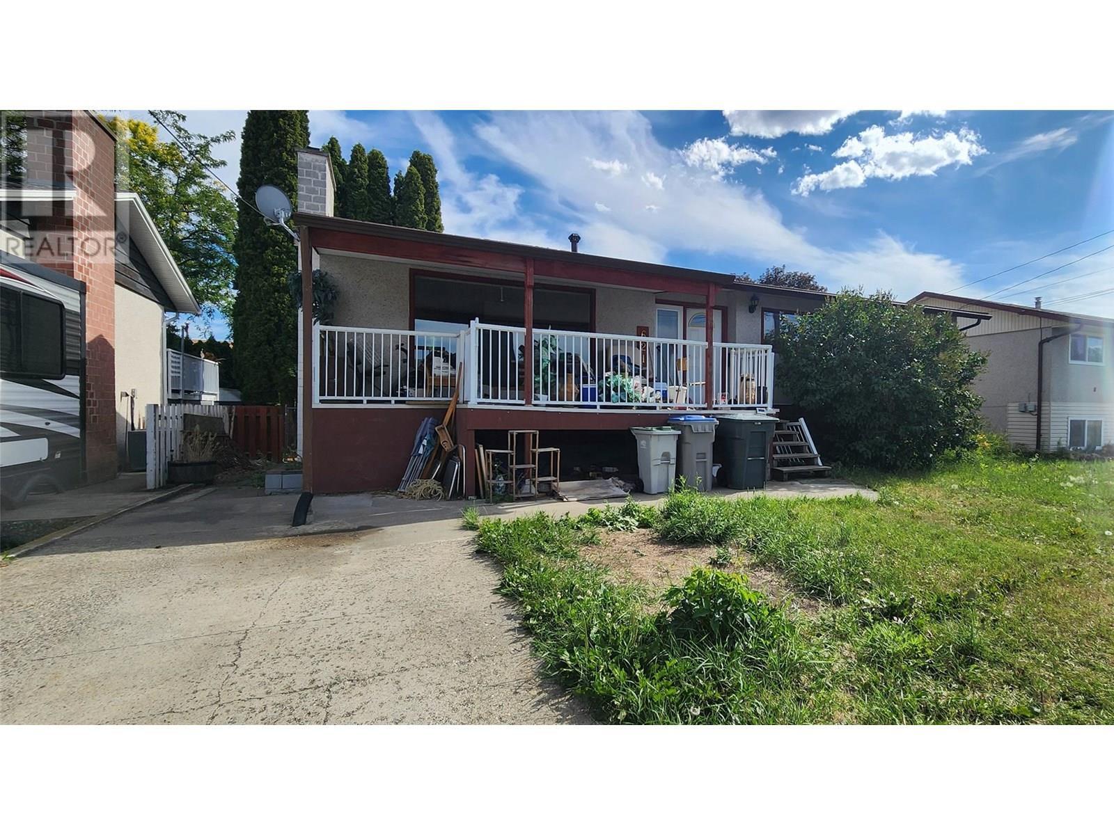 Property Photo: 621 Clearwater Avenue BC V2B 2A9