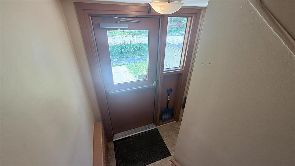 Property Photo:  131 Alfred Avenue  MB R2W 1X2 