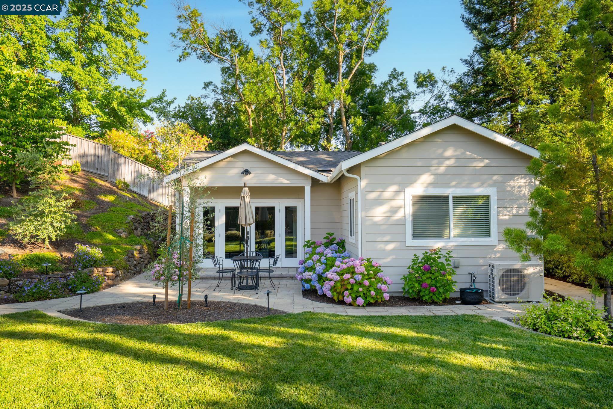Property Photo: 1227 Dutch Mill Dr CA 94526