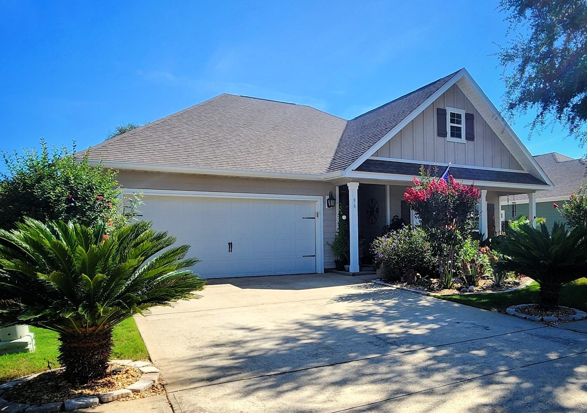 Property Photo: 96 Mary Ellen Way FL 32439