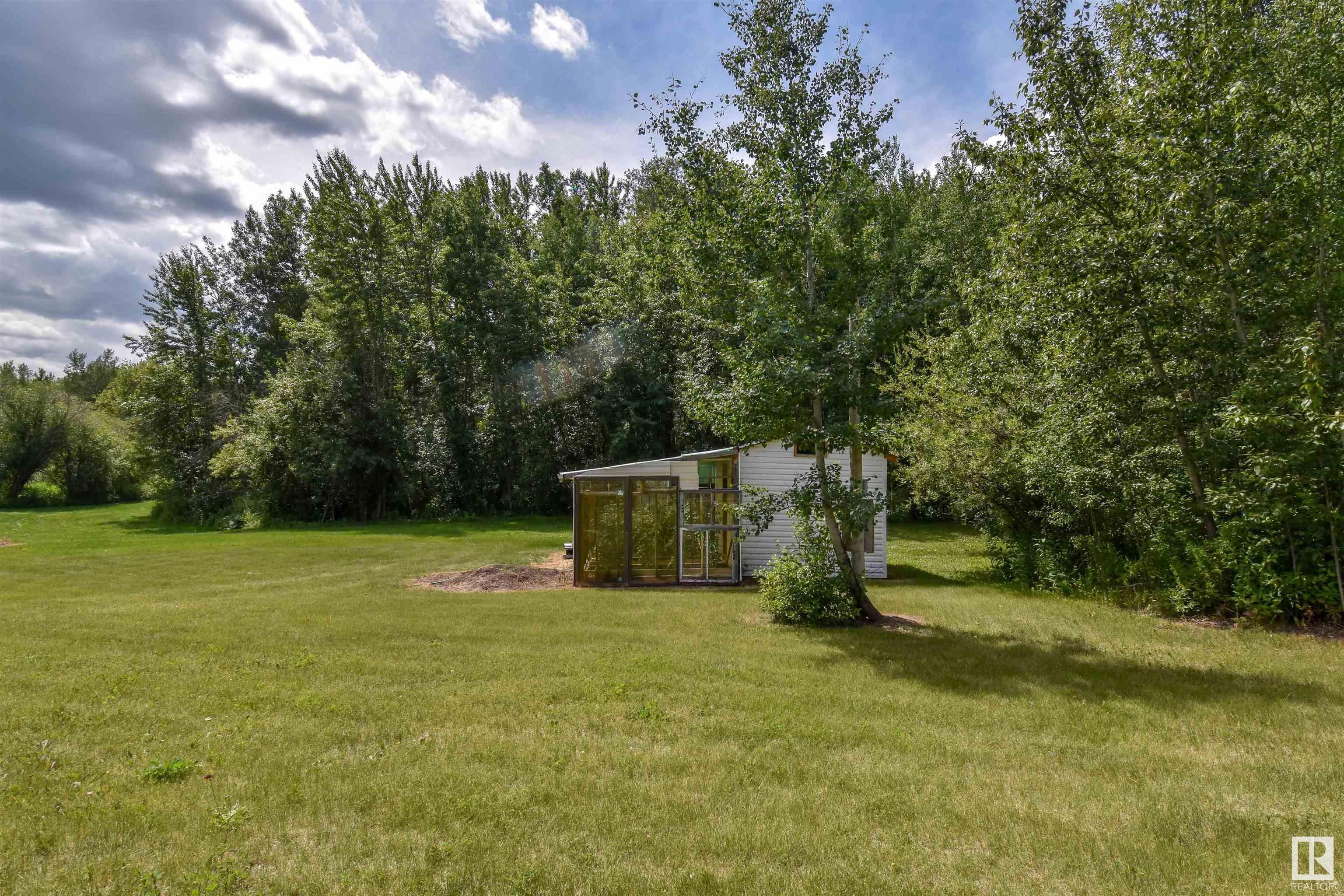 Property Photo: 3, 54429 Ste. Anne Trail AB T0E 0A0