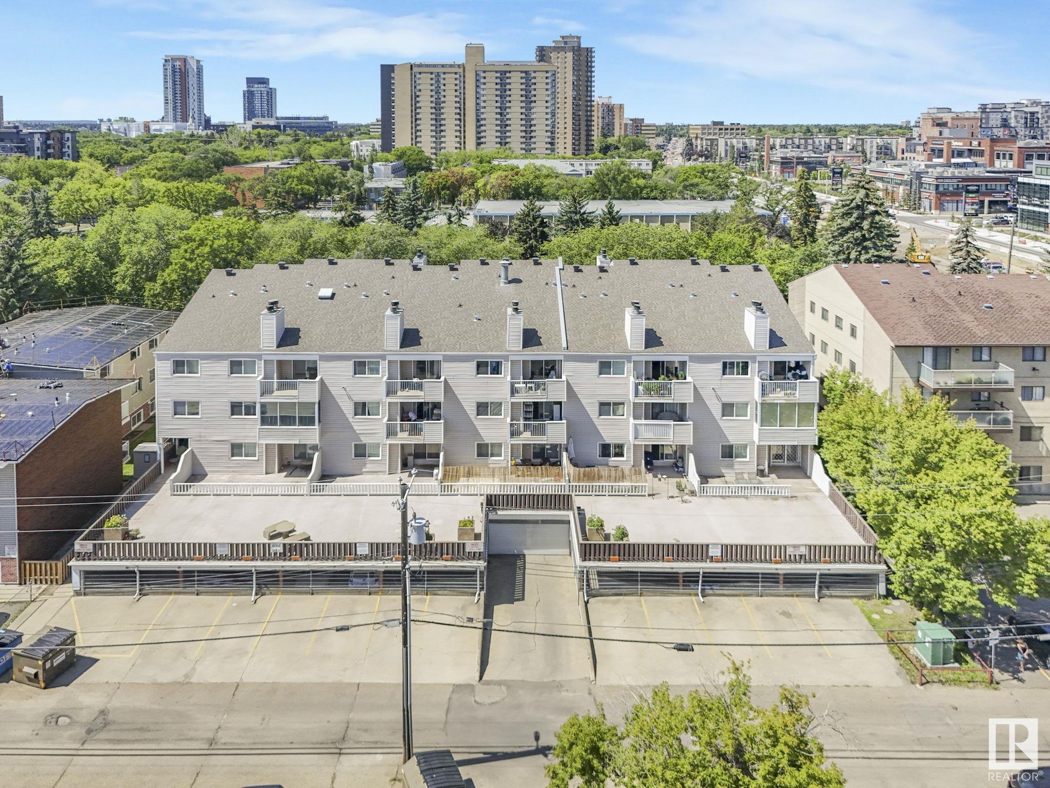 Property Photo: 10335 118 Street NW 402 AB T5K 1Y6