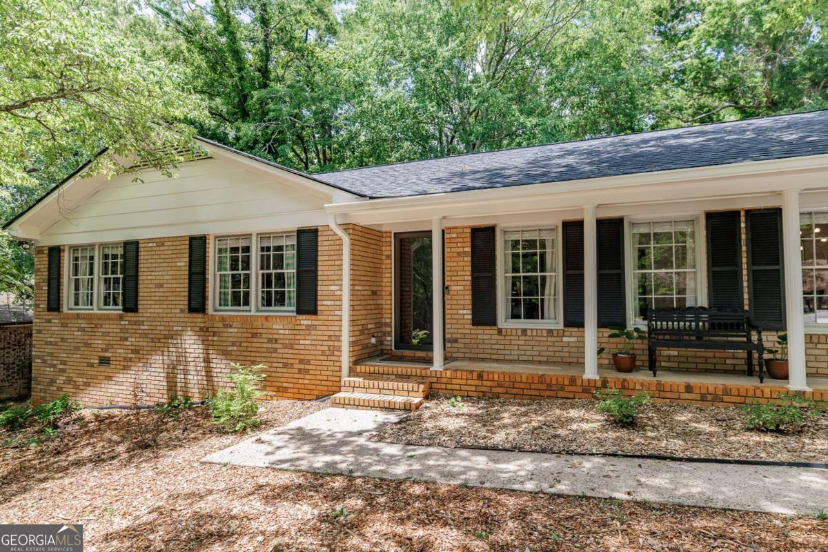 Property Photo: 655 University Circle GA 30605