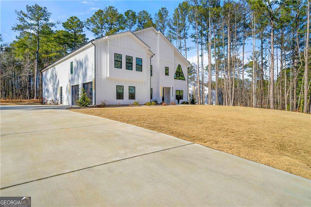 Property Photo: 130 Wesley Place GA 30214