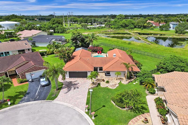 Property Photo: 6650 NW 47th St FL 33067