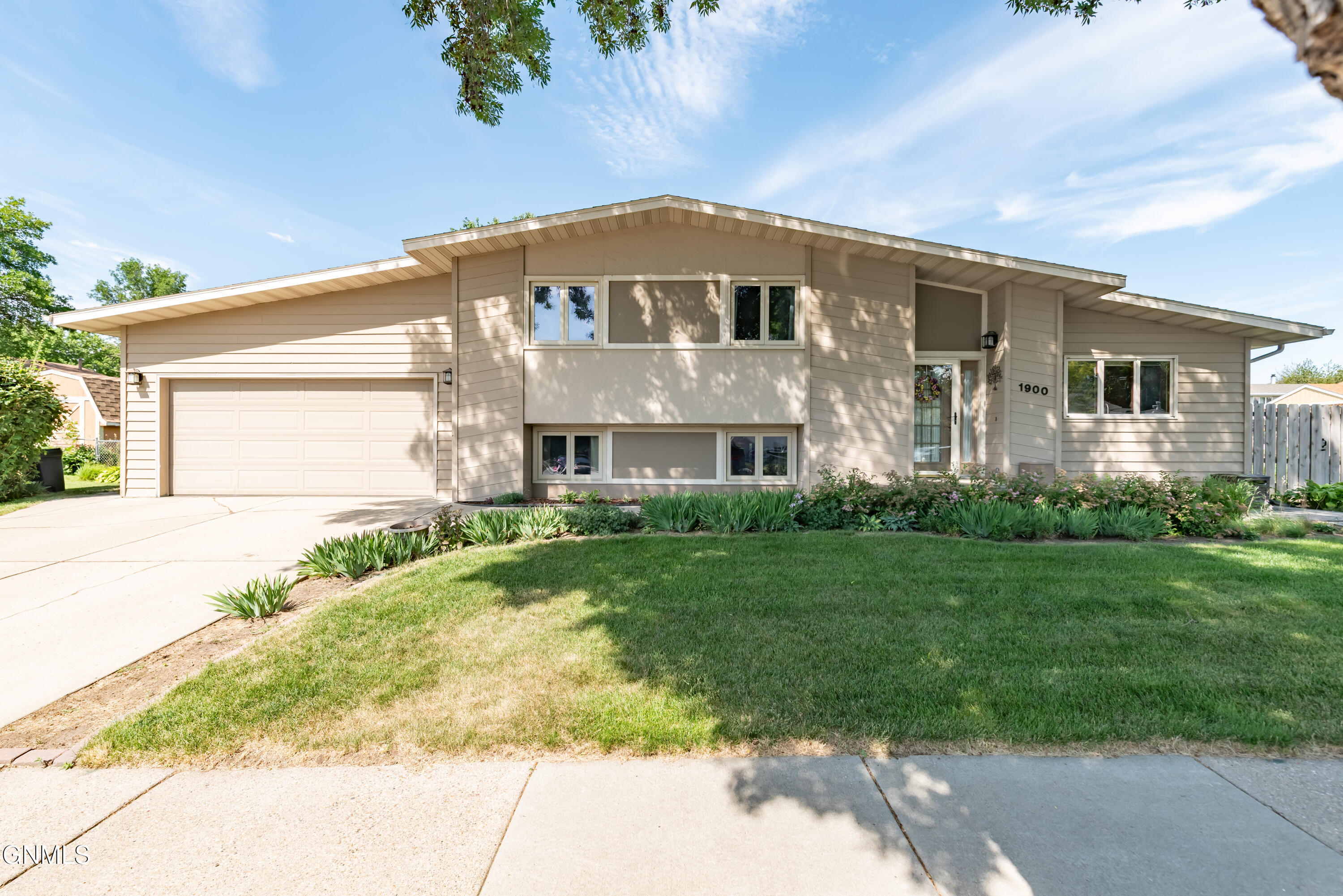 1900 19th Street N  Bismarck ND 58501 photo