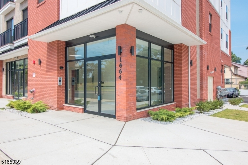 Property Photo: 1664 Stuyvesant Ave 305 NJ 07083