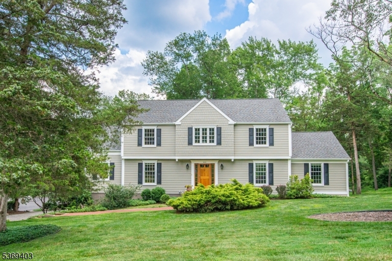 330 Grist Mill Dr  Bernards Twp. NJ 07920 photo