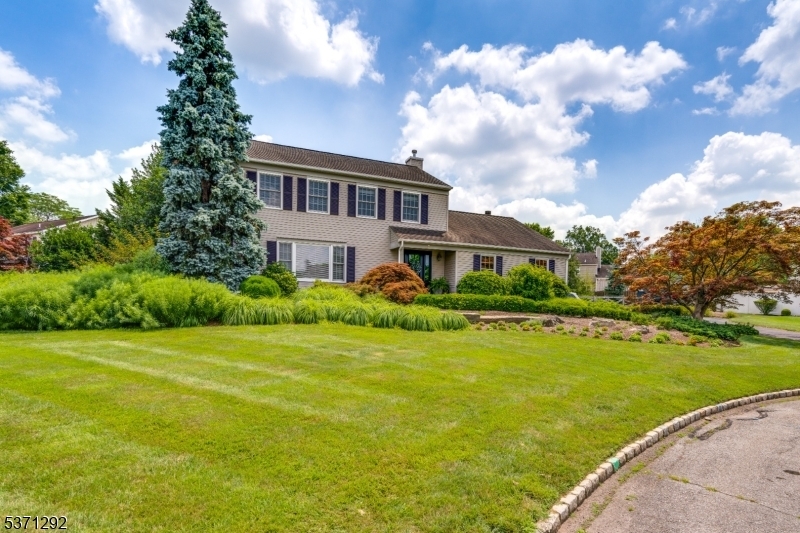 Property Photo:  7 Post Ct  NJ 08844 