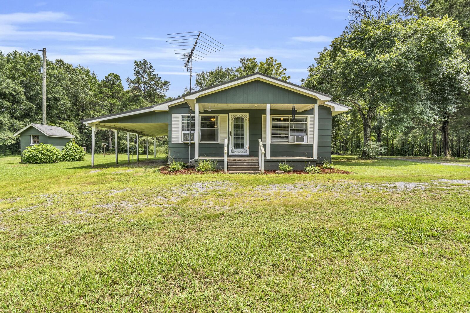 Property Photo:  430 Blythe Creek Rd  MS 39752 