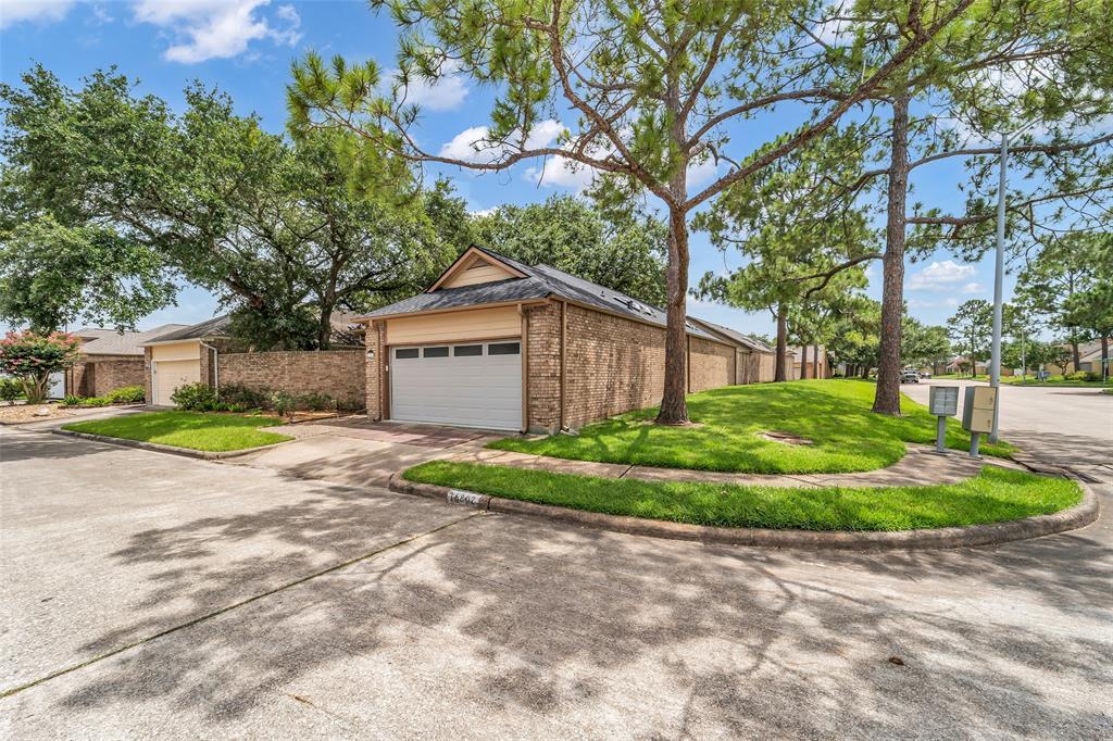Property Photo: 16802 Heath Hollow Way TX 77058