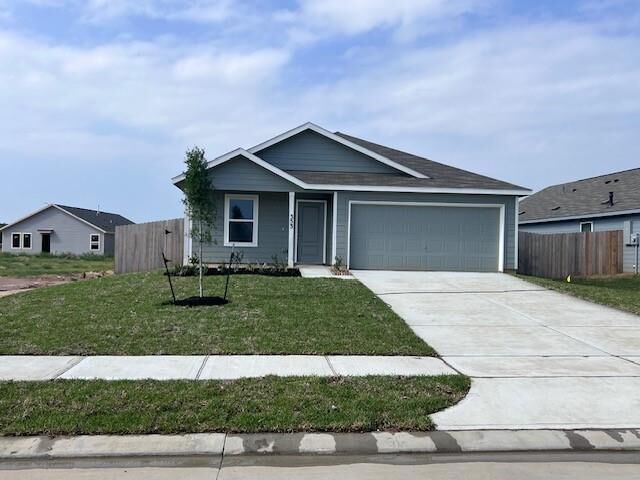 Property Photo: 413 Tejas Trail TX 77484