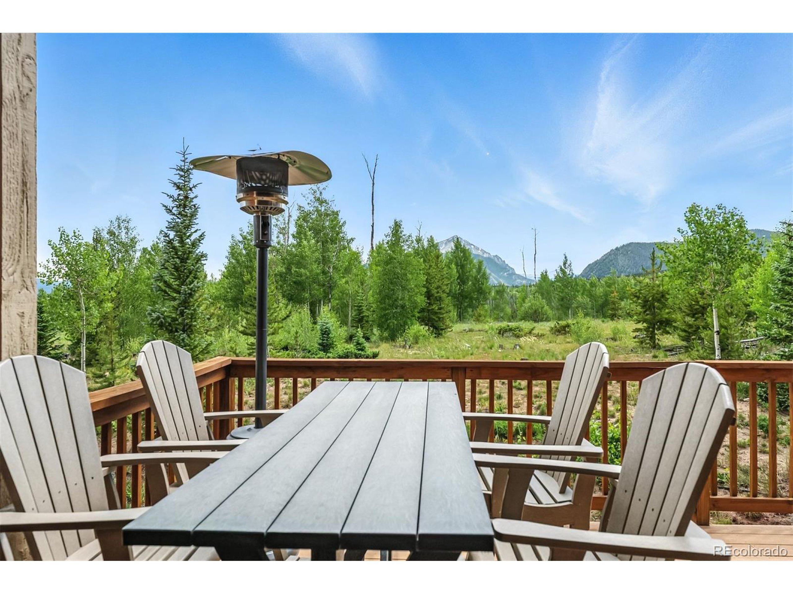 Property Photo:  