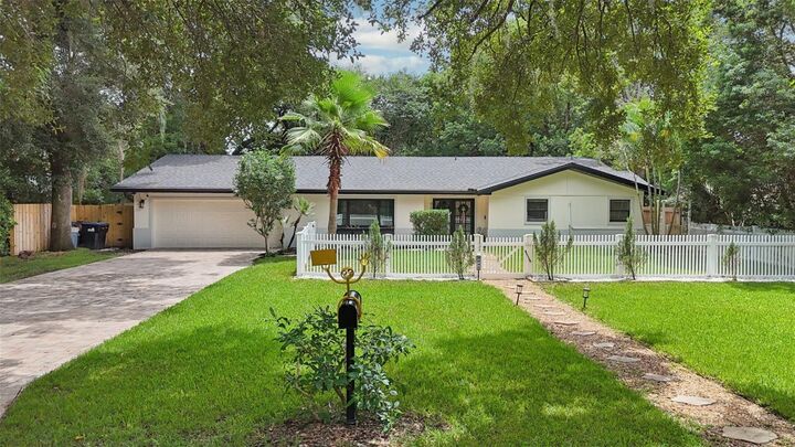8042 Ridge Way  Orlando FL 32817 photo