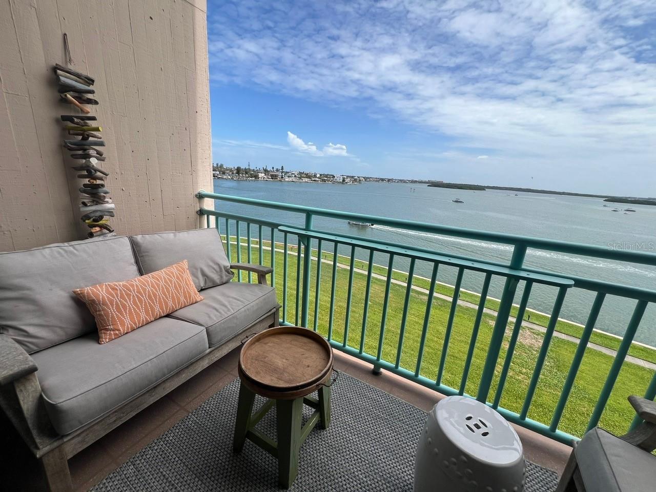 Property Photo: 1 Key Capri 403E FL 33706