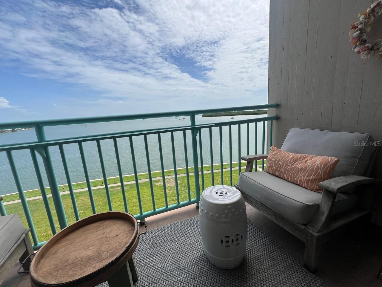 Property Photo: 1 Key Capri 403E FL 33706