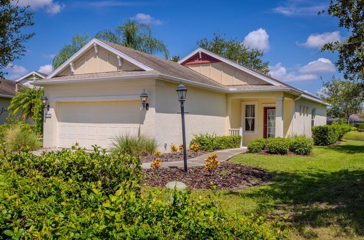 Property Photo: 11641 Piedmont Park Crossing FL 34211