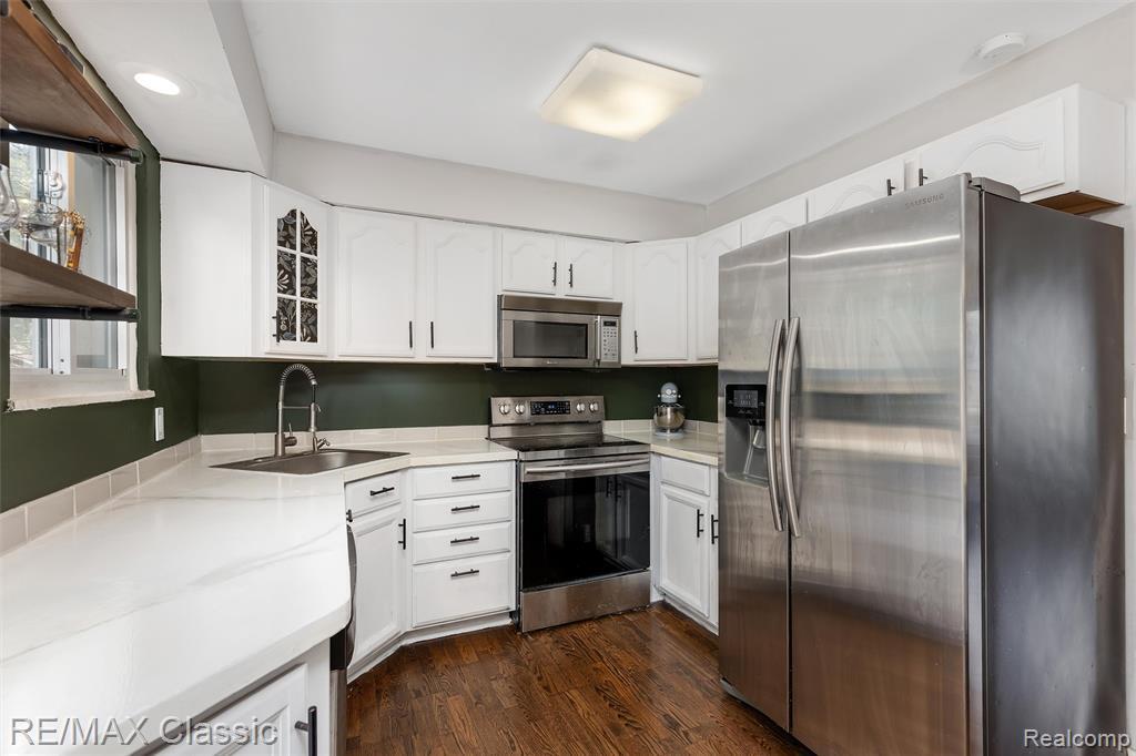 Property Photo:  5025 S Pine Knob Trail  MI 48346 4125 