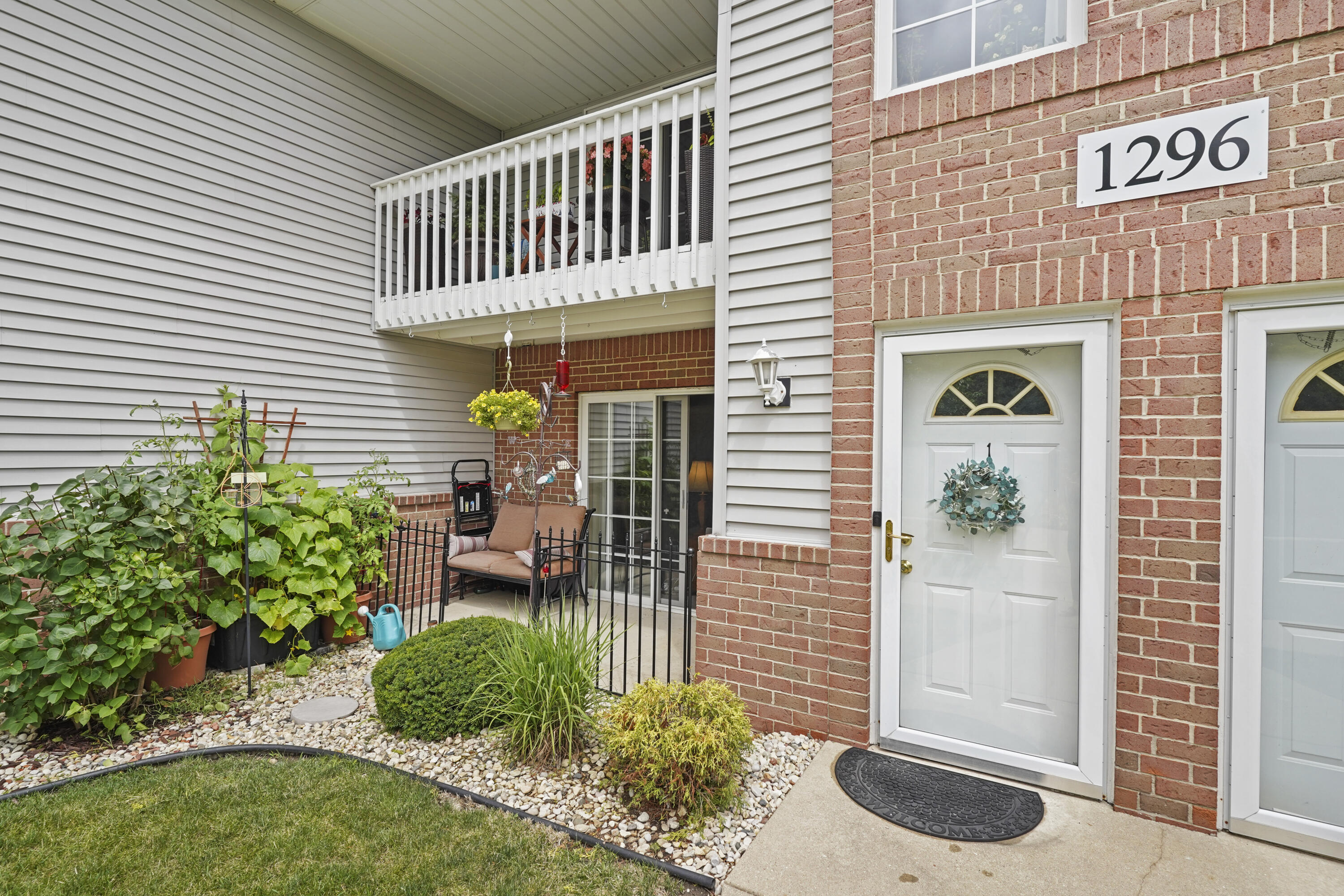 Property Photo: 1296 Village Centre Dr 1 WI 53144