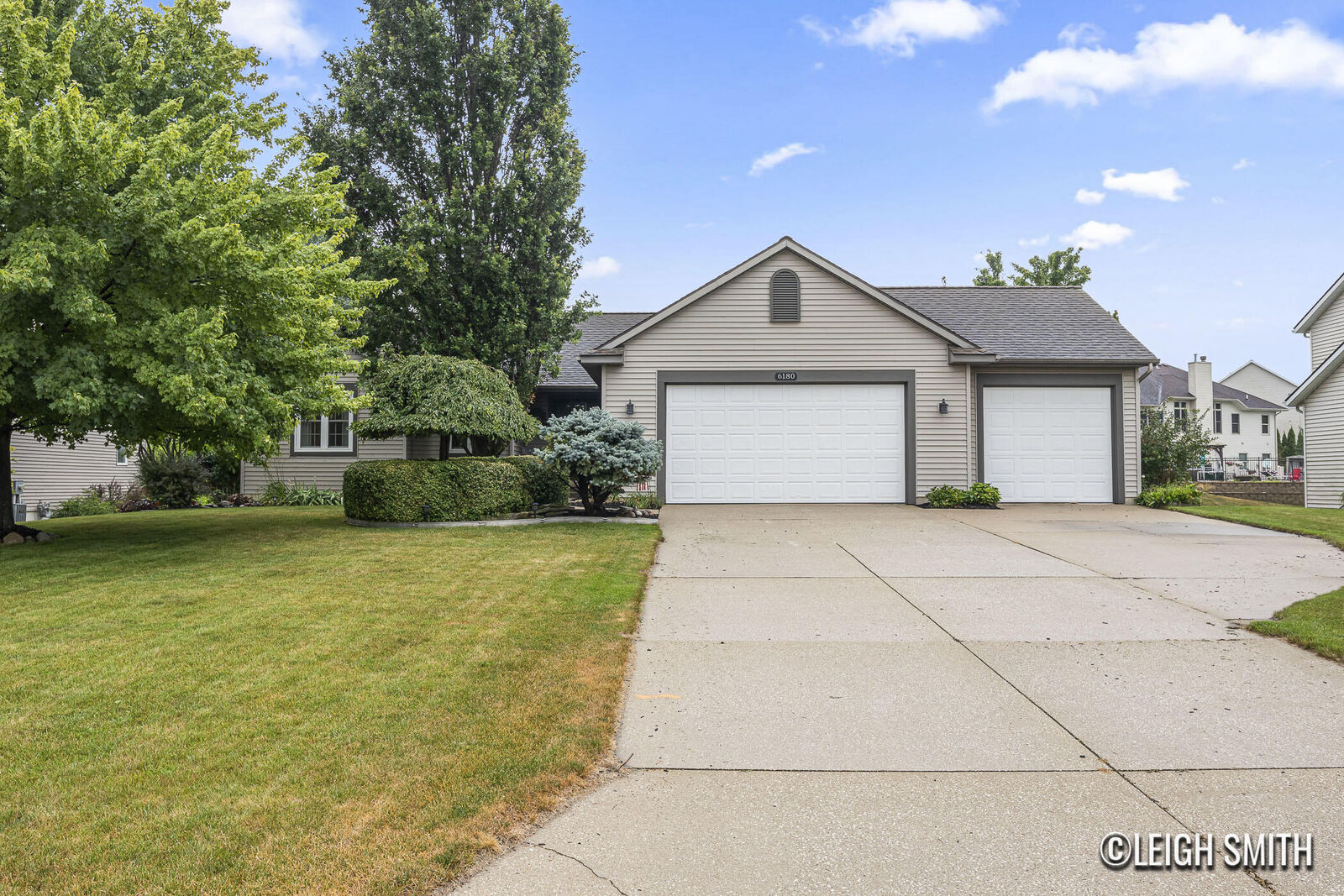 Property Photo:  6180 Heath Cross Drive  MI 49426 