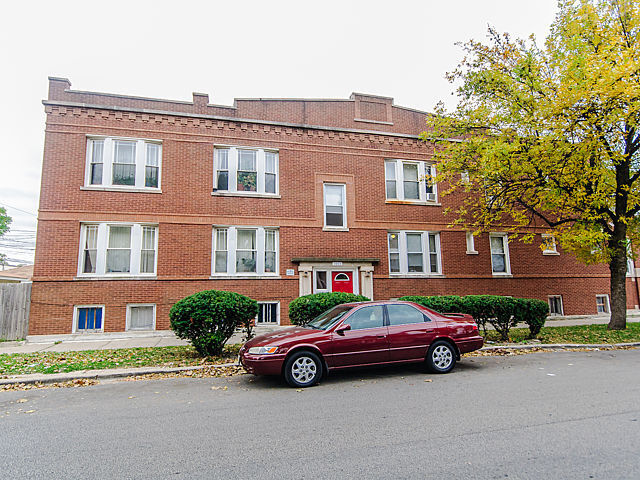 Property Photo:  3853 W Palmer Street 1E  IL 60647 
