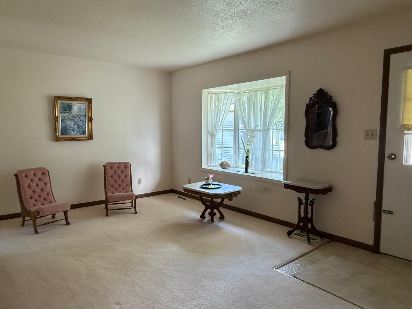 Property Photo: 225 S Iowa Street IL 61329