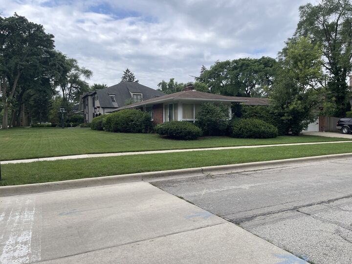 Property Photo:  3900 Clausen Avenue  IL 60558 
