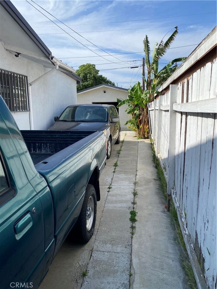 Property Photo: 427 W 92nd Street CA 90003
