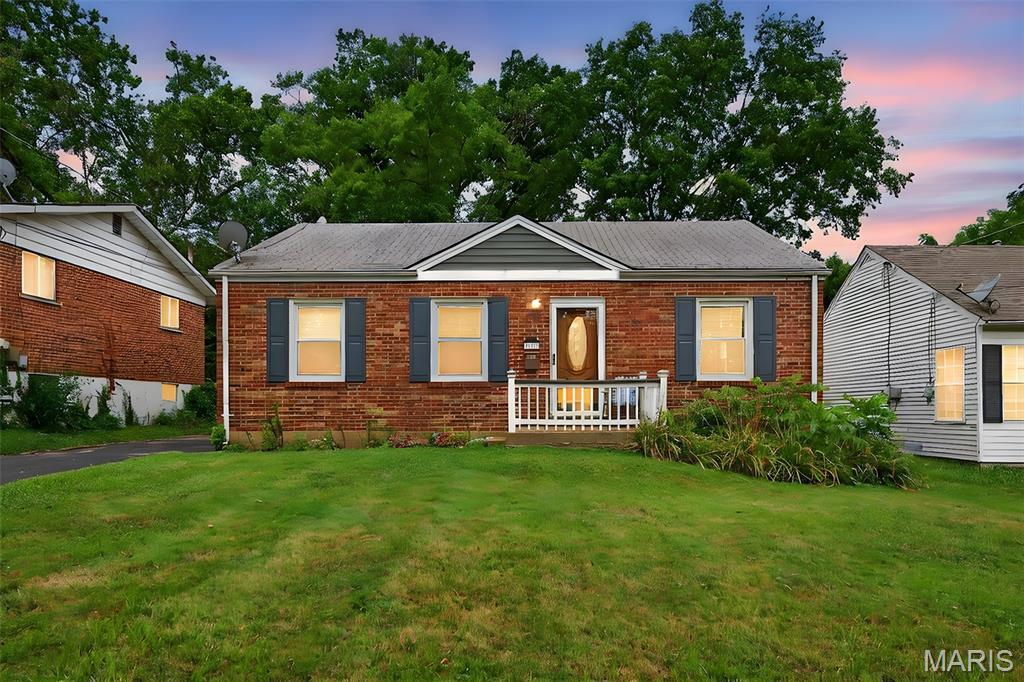 Property Photo:  2963 Hilleman Avenue  MO 63114 