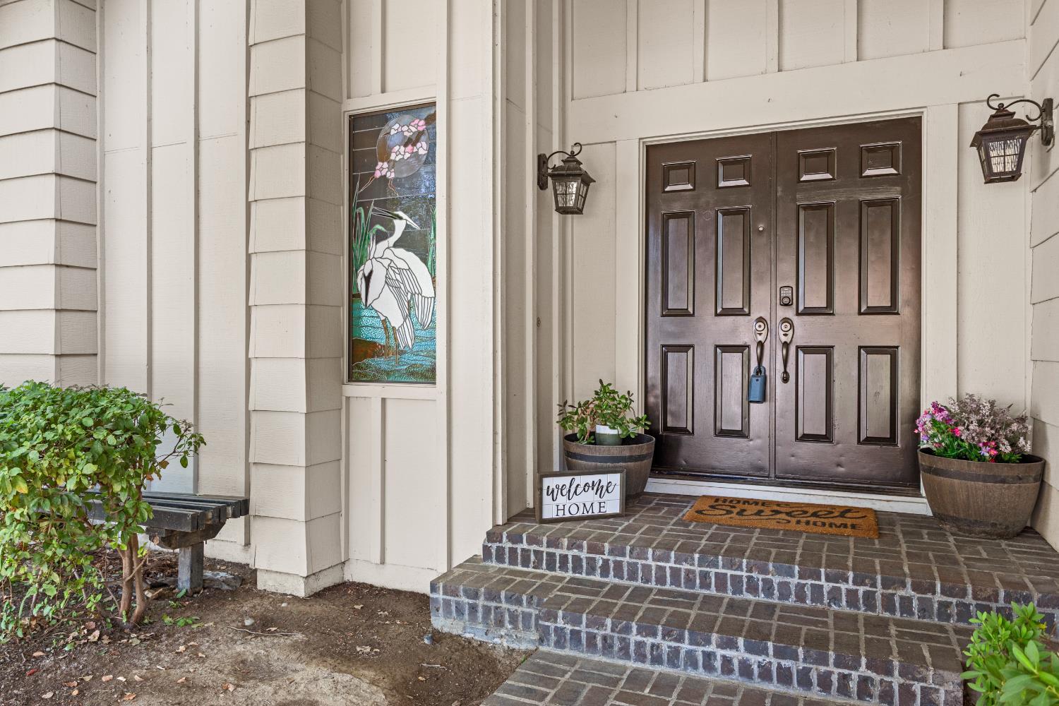Property Photo: 254 Rivertree Way CA 95831