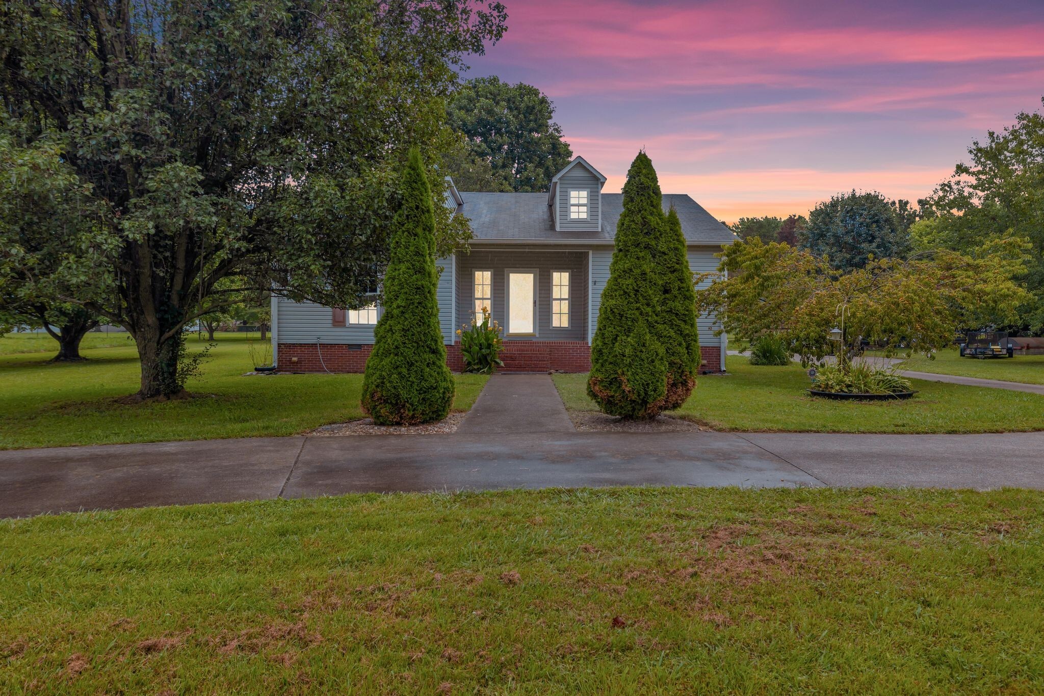 Property Photo: 876 Monument Rd TN 38483