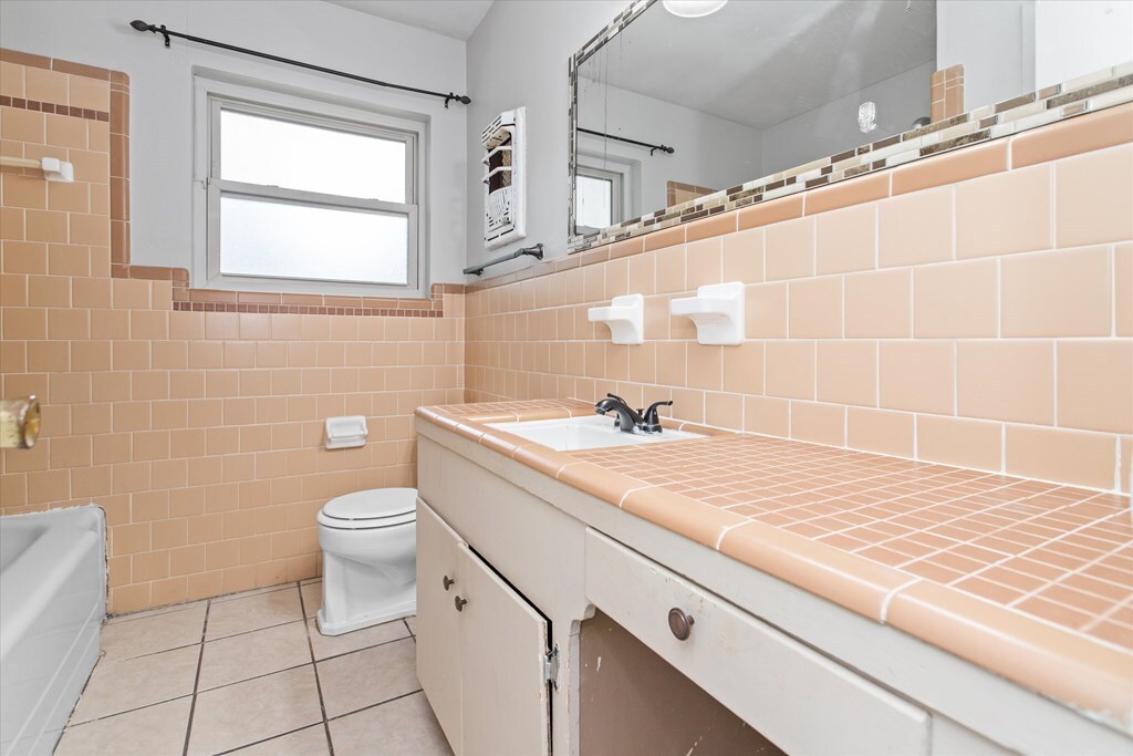 Property Photo: 408 Lynn Ave TX 75904