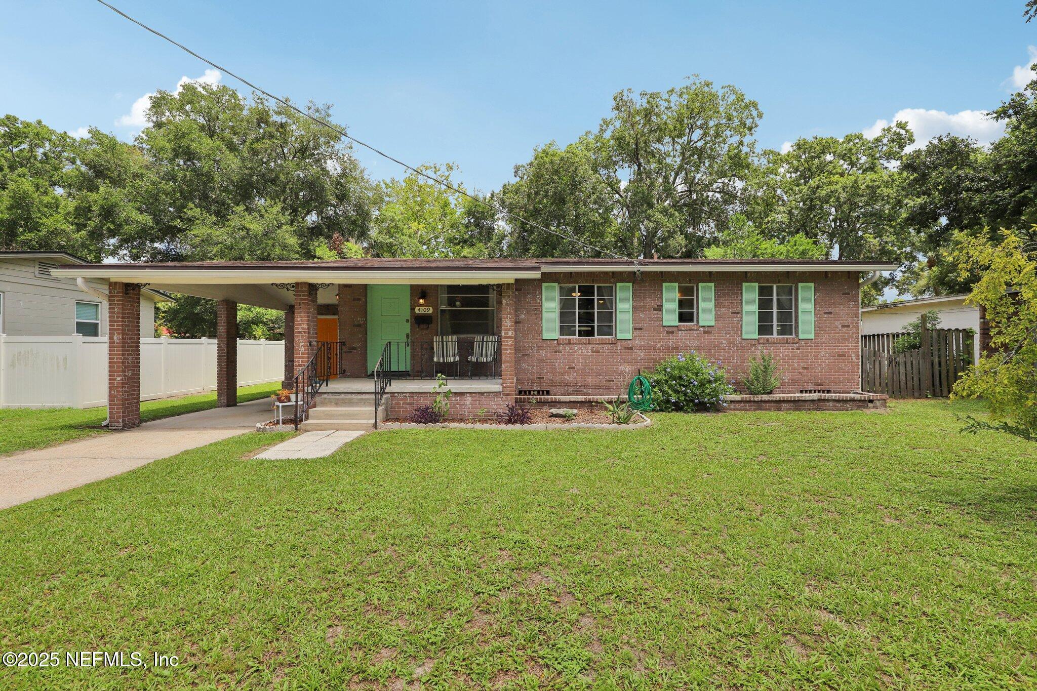 Property Photo: 4109 Sudbury Avenue FL 32210