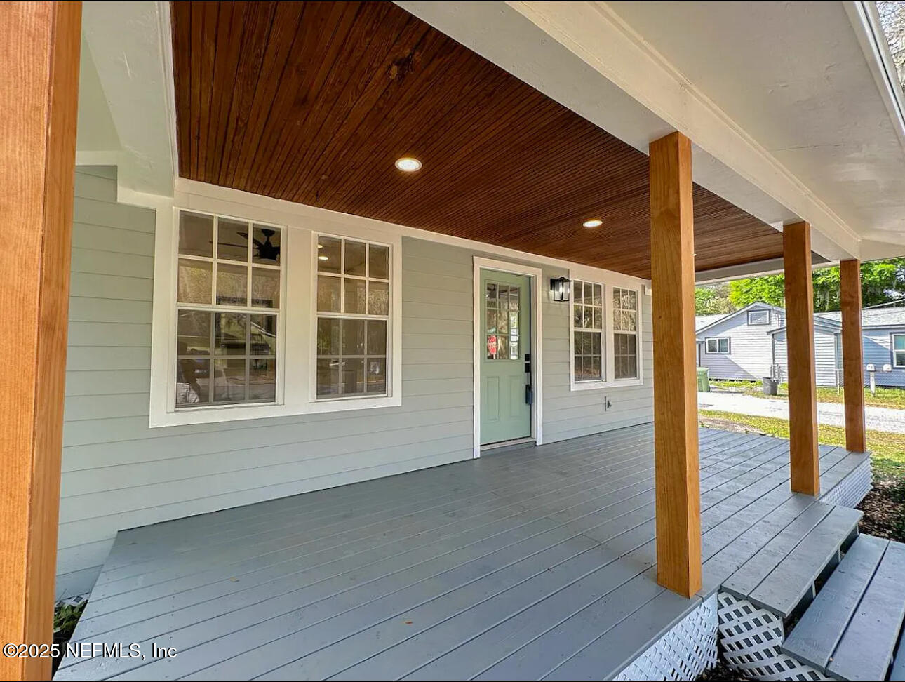 Property Photo: 44 S Whitney Street FL 32084
