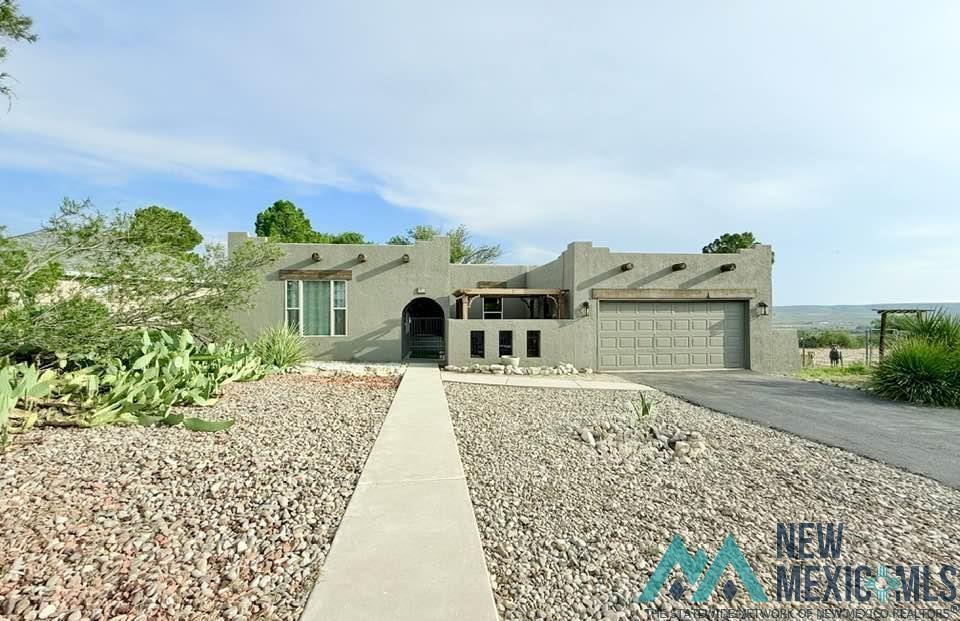 Property Photo: 915 Fountain Drive NM 88220
