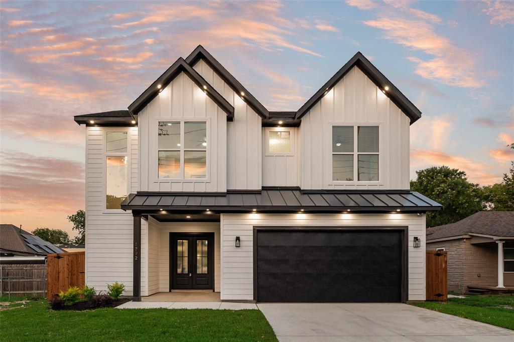 Property Photo: 1392 Hartsdale Drive TX 75211