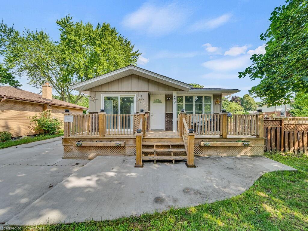 Photo de la propriété: 184 Cedarvale Crescent ON N2L 4T2