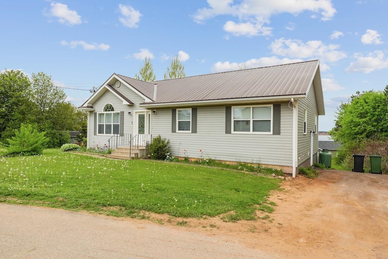 Property Photo: 7 Spring Street PE C0A 2B0