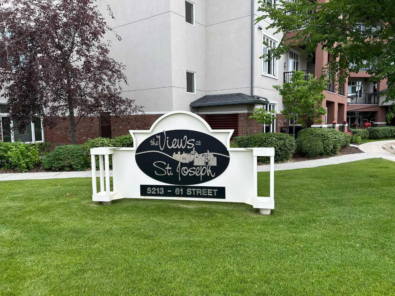 Property Photo: 5213 61 Street 109 AB T4N 6N5