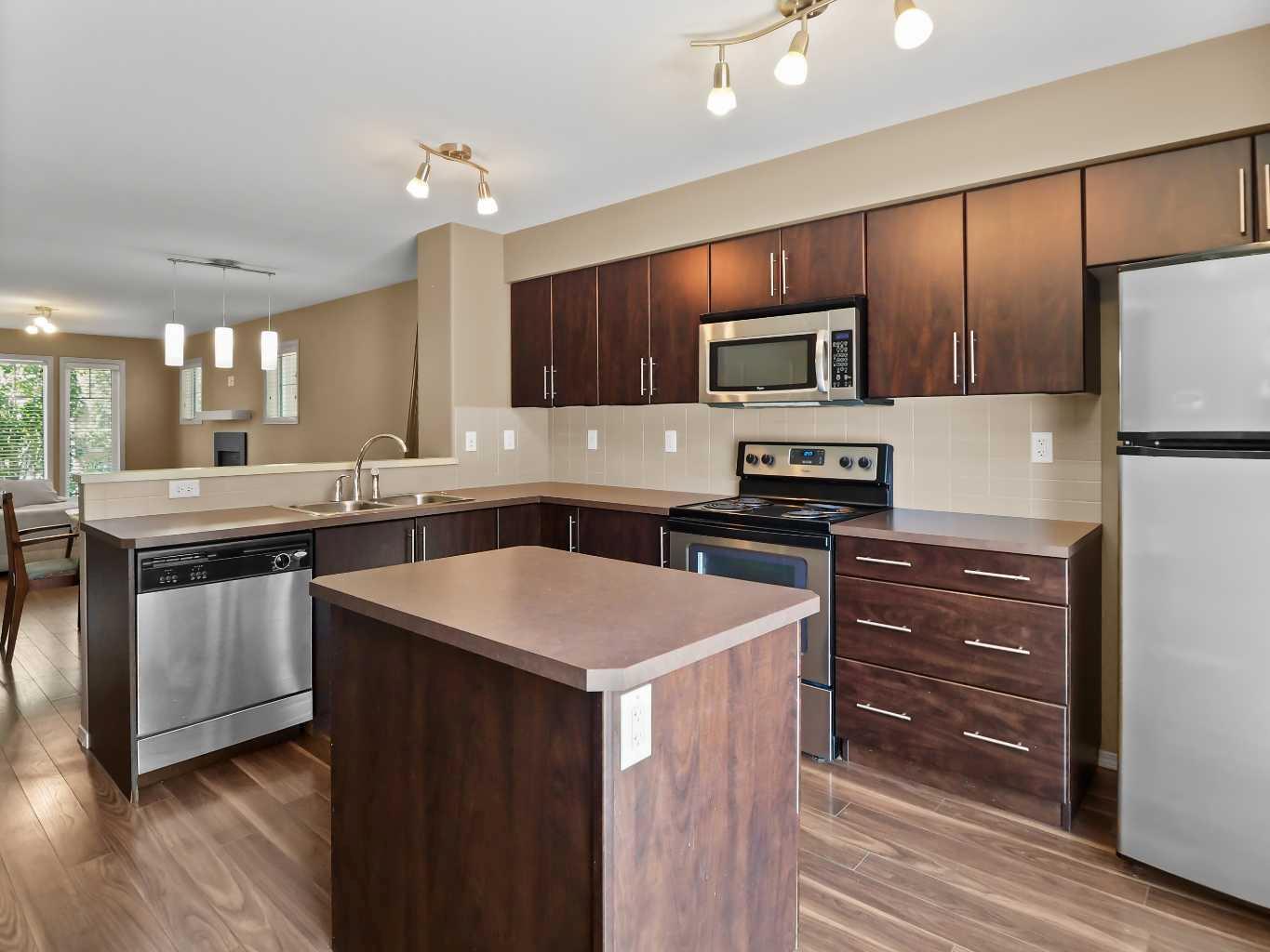 Property Photo: 30 Carleton Avenue 1507 AB T4P 0M8