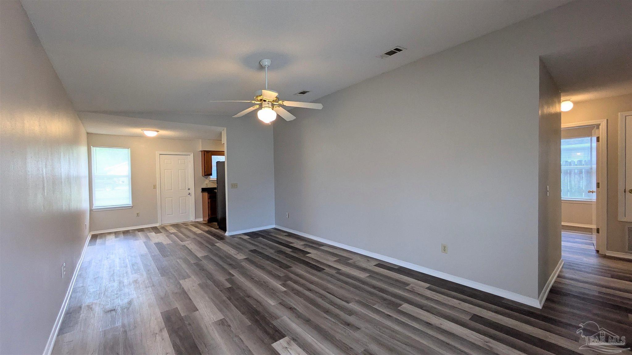 Property Photo: 424 Pine Crescent Way FL 32506