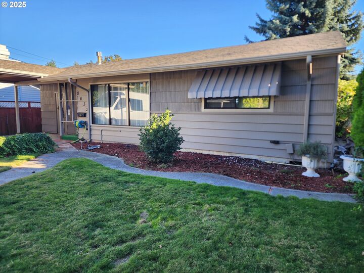Property Photo:  8632 NE Clackamas St  OR 97220 
