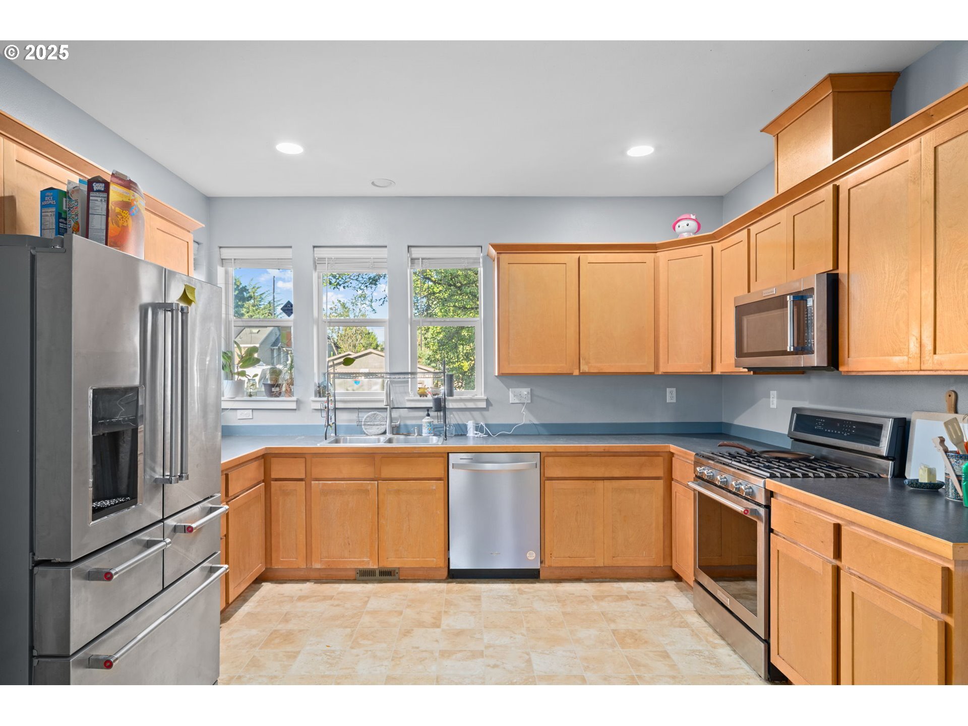Property Photo: 4409 N Houghton St OR 97203