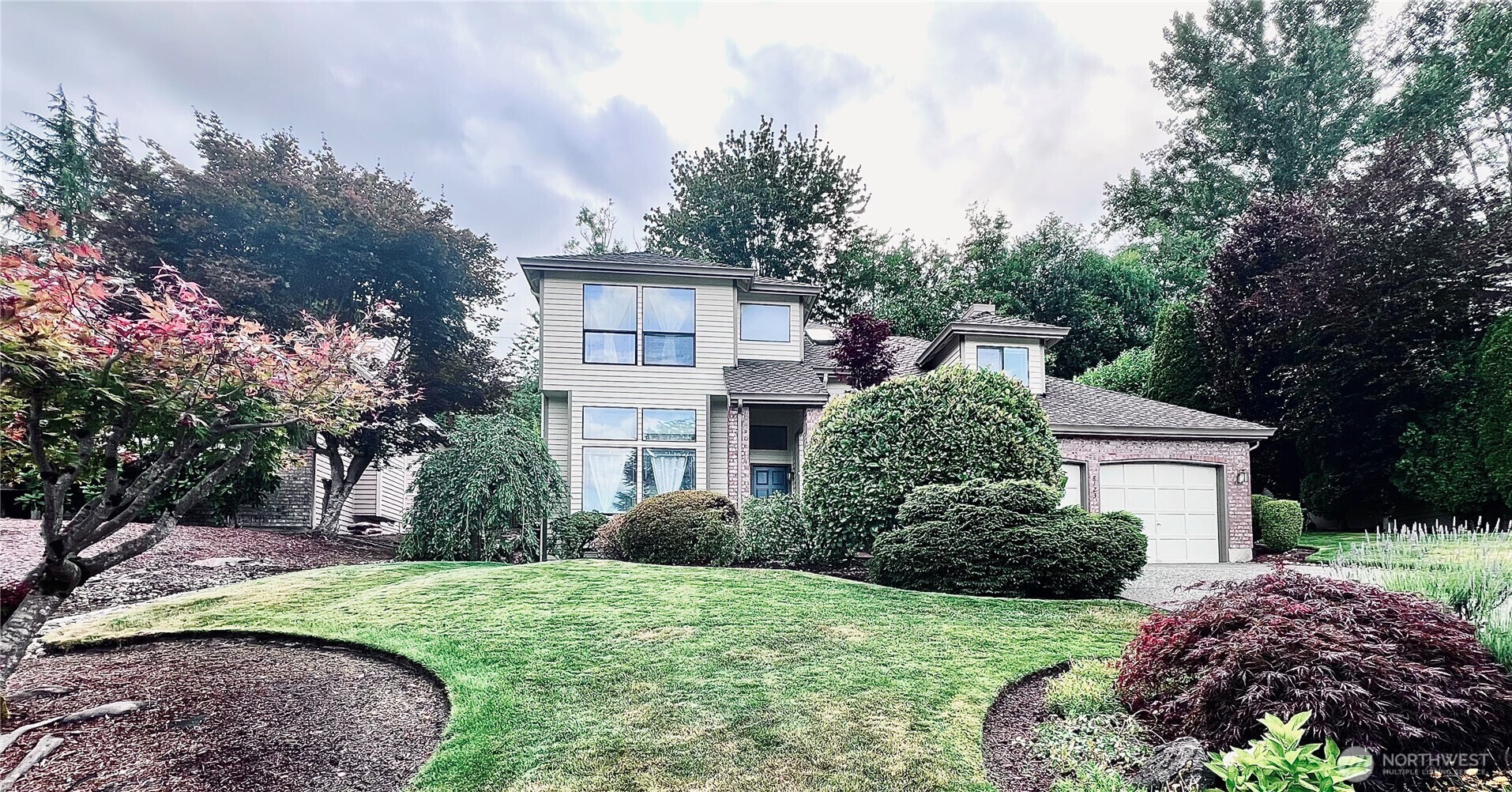Property Photo: 8123 129th Place SE WA 98056