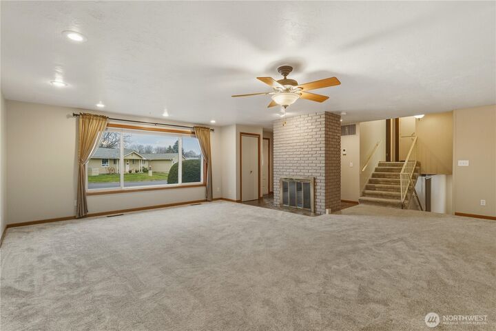 Property Photo:  934  Shasta Drive  WA 99362 