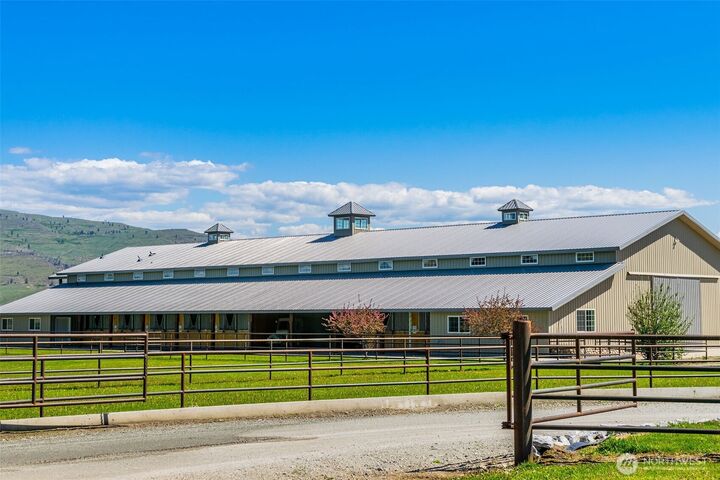 Property Photo:  2034  Pine Creek Road  WA 98855 
