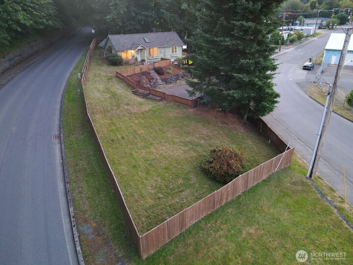 Property Photo:  701 NW Dexter Avenue  WA 98596 