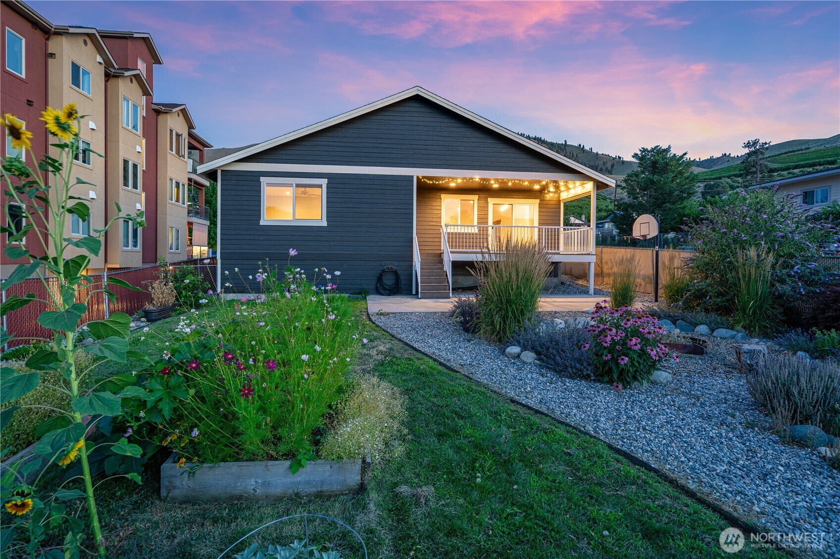 Property Photo: 105 E Raymond Avenue WA 98816